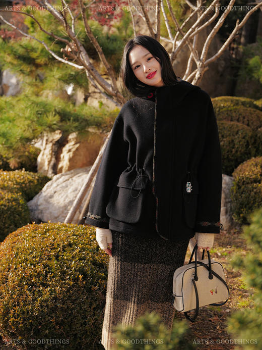 隐庐 柿蒂花叶纹织锦镶边 新中式琵琶襟收腰连帽厚软双面呢外套 商品图3