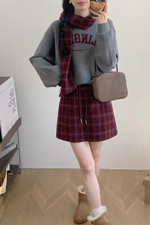 HAYES 减龄甜美字母加绒卫衣A字裙三件套装 21993 商品图3