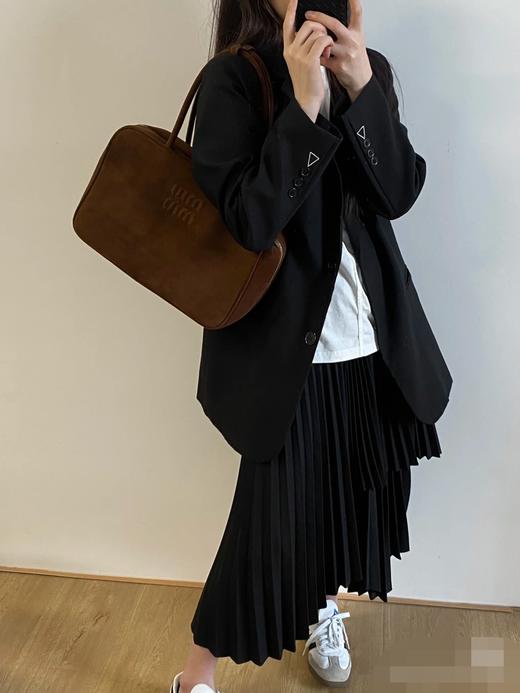 缪缪 25秋冬款 长手柄麂皮公文包（MM） 商品图4