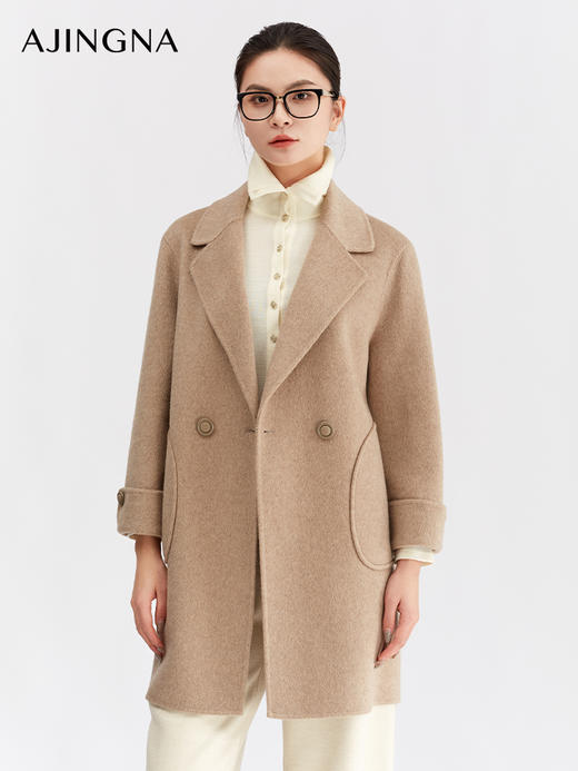 【商场同款】阿菁娜冬季新款经典双排扣大衣宽松中长款弧形贴袋设计A30D511101 商品图2