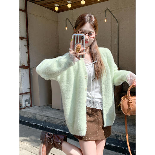 <曾小咸推荐>现货秒杀 ！微信超特价！韩系v领水貂毛毛衣外套 日常209.99 立减100 秒杀109.99！！ 商品图4