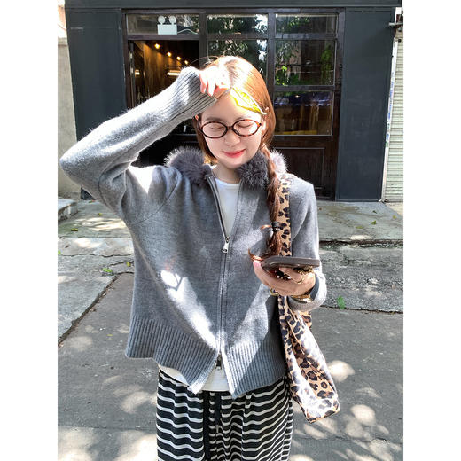 <曾小咸推荐>现货秒杀 ！微信超特价！韩系连帽拉链毛衣 日常189.99 立减100 秒杀89.99！！ 商品图2