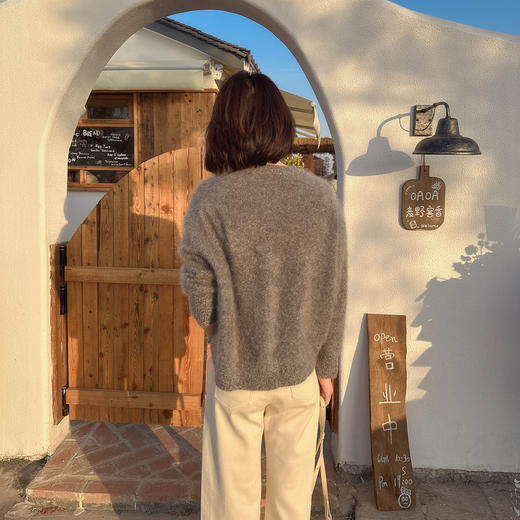 火桐hooton 格雷系 珠片山羊绒拉绒圆领套头衫85803 商品图3