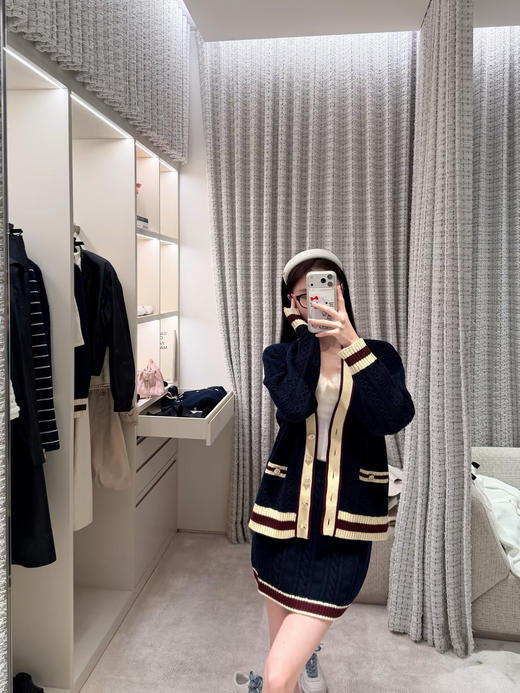 香奈儿 25秋冬新款 学院风刺绣徽章针织开衫(TM) 商品图2