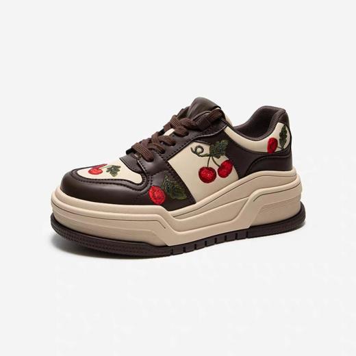 MIO米奥樱桃刺绣板鞋2026春季新款运动鞋5.5cm厚底增高小白鞋女鞋 商品图5