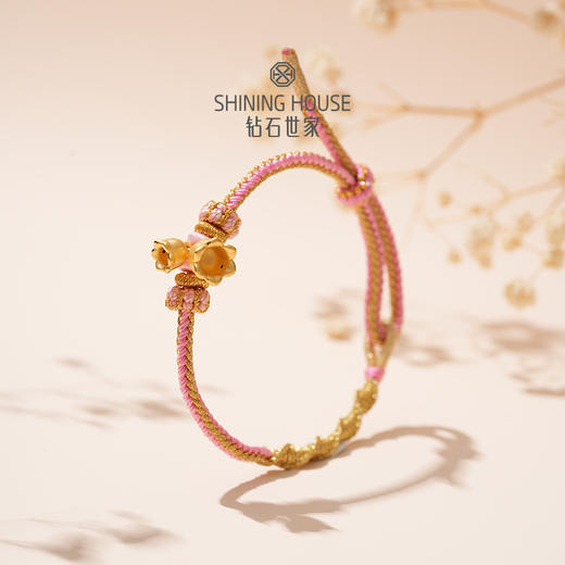 【定价黄金】【限时8折】【现货】钻石世家 心喜好运系列 足金黄金手串 莲花结 盘龙结 铃兰花元素 幸福归来足金手绳 商品图4