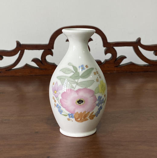 英国Wedgwood Meadow Sweet 花卉纹饰MINI花瓶 B0245 商品图0