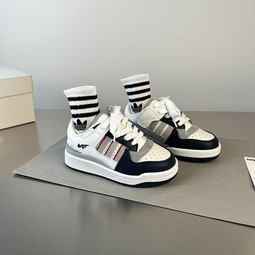 😎AFJI儿童大牌风系列！2025秋冬新款💕【AFJI秋冬新款儿童四季款魔术贴经典板鞋890】 🔹魔术贴穿脱超省心 🔹防滑底跑跳更安全 🔹内里柔软，蓄热保暖，🔆 小朋友不怕冻脚 商品图0