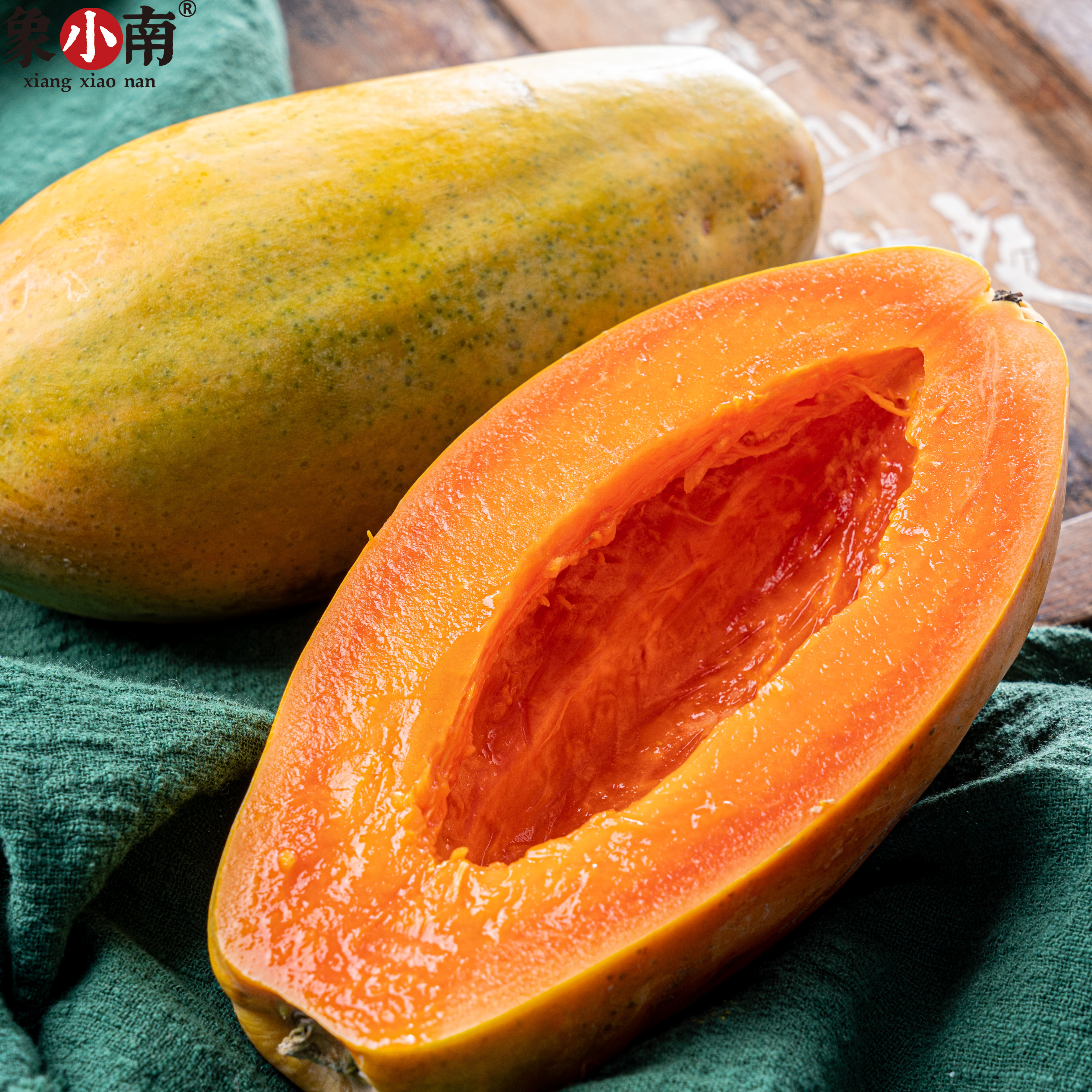 【海南冰糖红心木瓜】树上"甜心"！一口咬住热带阳光——冰糖红心木瓜，树上自然熟，果肉香甜嫩滑~比德芙还要丝滑，吃一口，就爱上!