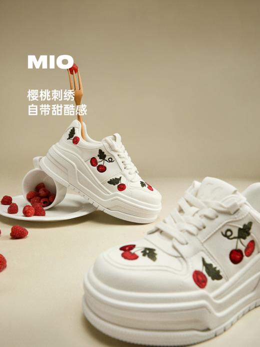 MIO米奥樱桃刺绣板鞋2026春季新款运动鞋5.5cm厚底增高小白鞋女鞋 商品图1