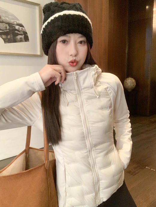 <曾小咸推荐>现货秒杀！微信超特价！韩系黑色连帽羽绒服外套 日常369.99/件 立减130 秒杀239.99/件！！ 商品图11