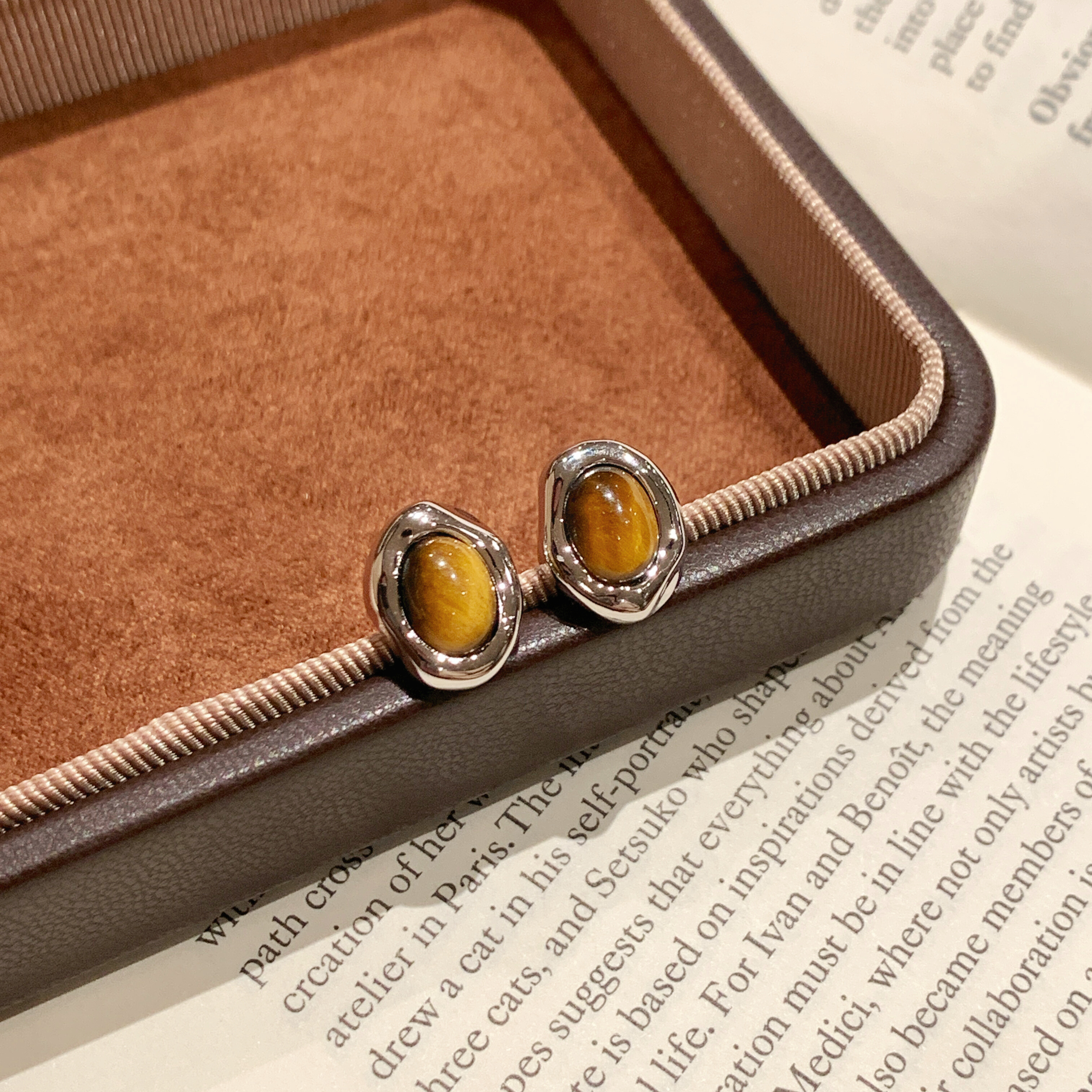 【微信专享款】ARSIS｜秘密花园系列 虎眼纳财小耳钉