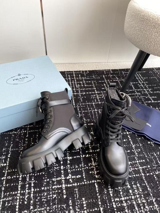 普拉达  钱包装饰绑带新款短靴（DBG） 商品图2