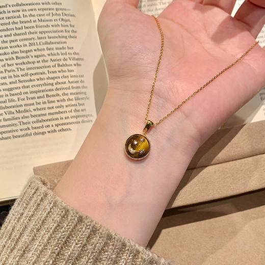 【微信专享款】ARSIS｜秘密花园系列 虎眼星月吊坠项链 商品图2