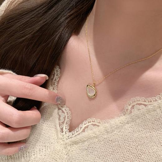 【微信专享款】ARSIS｜秘密花园系列 花园茉莉白水晶项链 商品图3