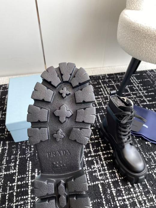 普拉达  钱包装饰绑带新款短靴（DBG） 商品图6