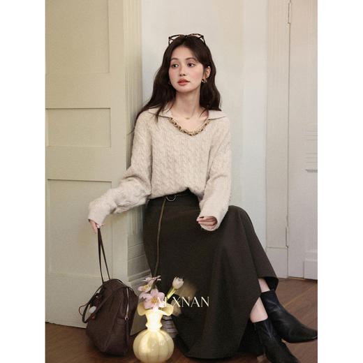 鹿向南「文艺质感」深咖色中长款半身裙女秋冬复古规则高腰A字裙 商品图4