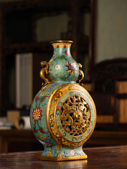 清	铜胎掐丝珐琅龙纹抱月瓶 商品图1