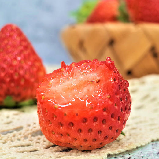 【丹东草莓】香甜软嫩顺滑，甜中略带一丝酸，9甜1酸，颗颗饱满，甜奶香气浓郁 商品图3