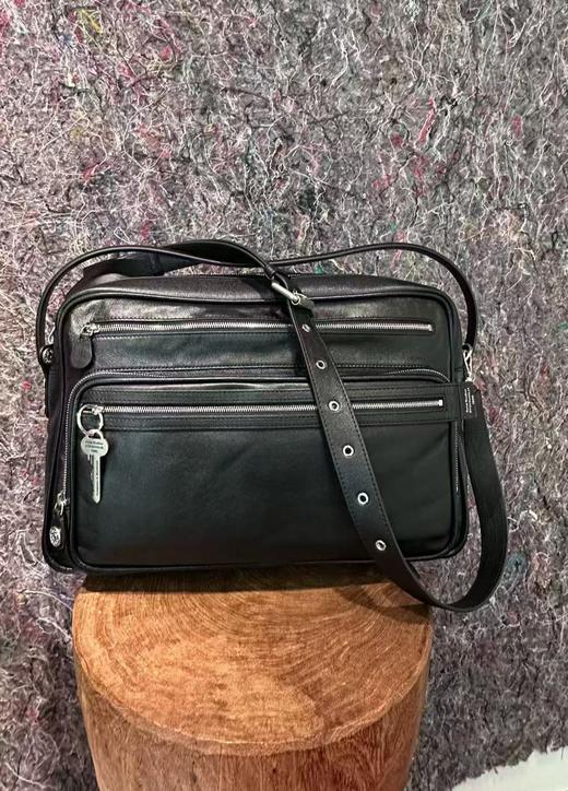 男款单肩斜挎包he001 商品图0