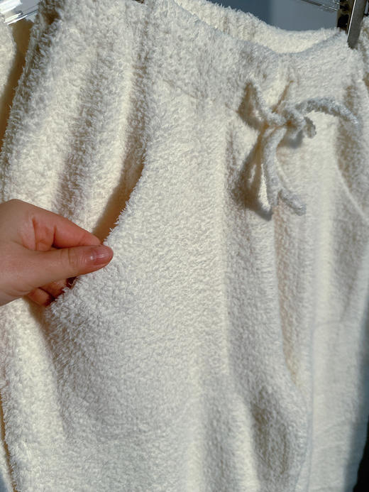 【红豆同款爱心软糯白半边绒家居服睡衣套装】软绵绵半边绒 云感般柔软，细腻手感软乎乎，撸猫级触感体验，由里到外的暖带你进入舒适圈 好看又好穿 可外穿设计🔥居家幸福感一整个拉满  1217 商品图7