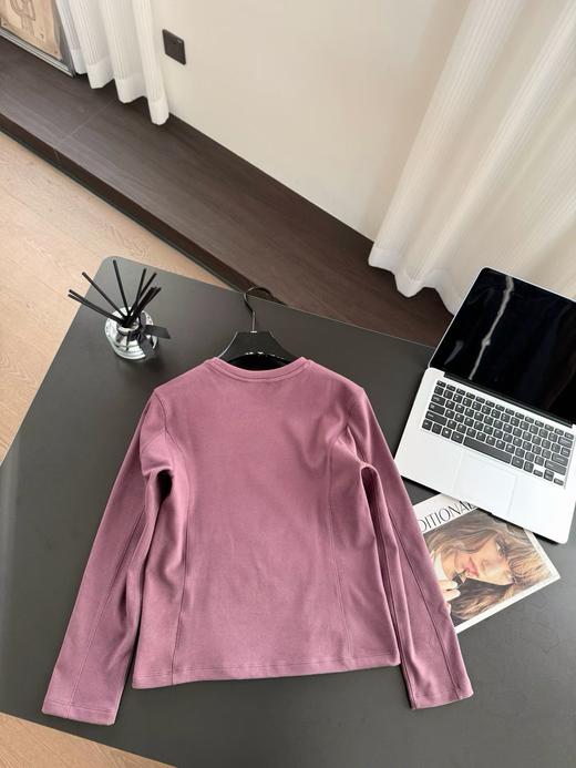点此购买 比音勒芬秋冬季女士圆领运动长袖T恤 ss 337810 商品图14