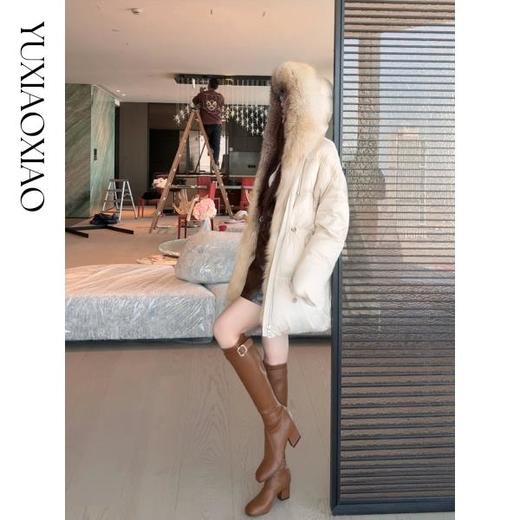 余潇潇【传奇麦瑟尔】细密丰厚白狐毛拼接短款90鹅绒抽绳收腰羽绒服 商品图4