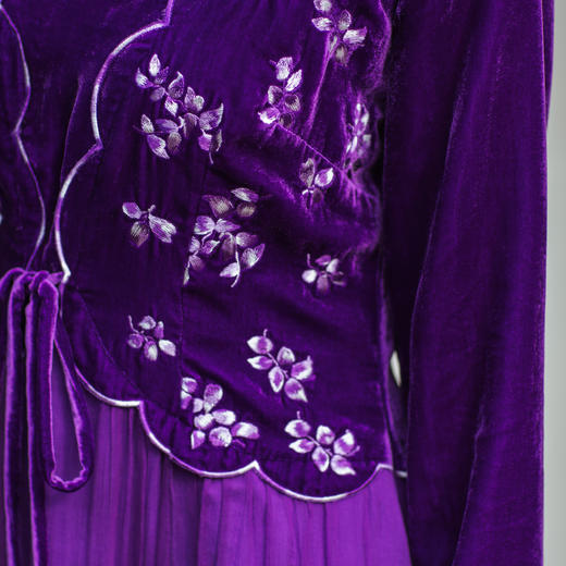 【林栖设计小店】【林栖推荐】2026年早春紫罗兰丝绒拼真丝绣花复古连衣裙N1954269 商品图9