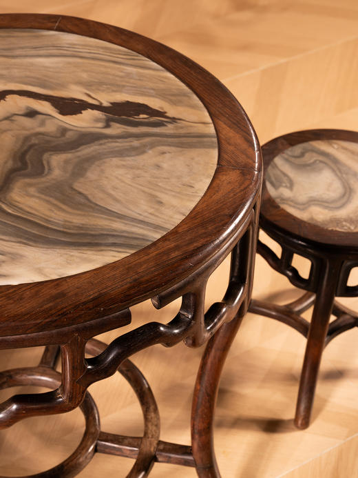 清	红木镶云石圆台成套（一桌四凳） 商品图2