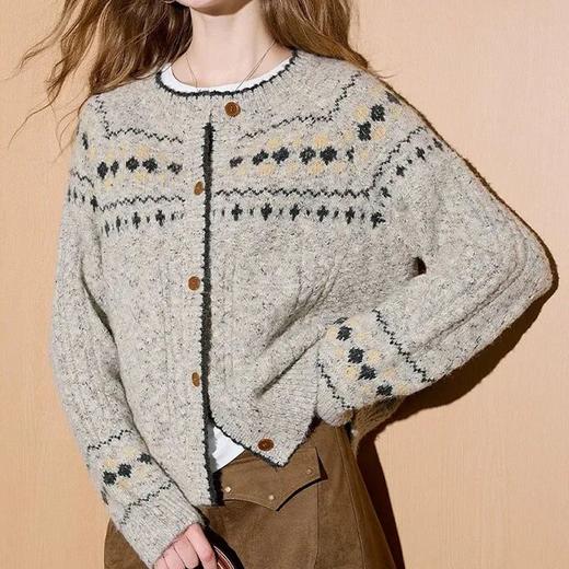 费尔岛毛衣开衫，经典圆领 + 撞色织边设计，复古文艺调拉满 商品图1