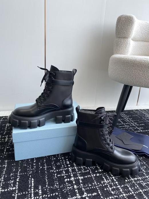 普拉达  钱包装饰绑带新款短靴（DBG） 商品图5