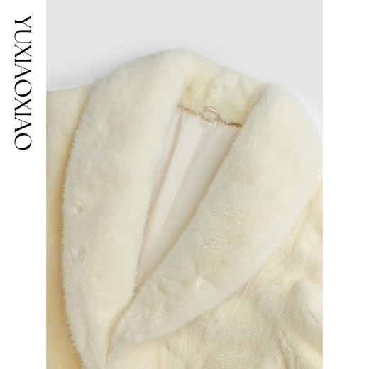 余潇潇【新年战袍】法式中古天鹅绒水貂毛微泡泡袖半抽刀长款皮草 商品图2