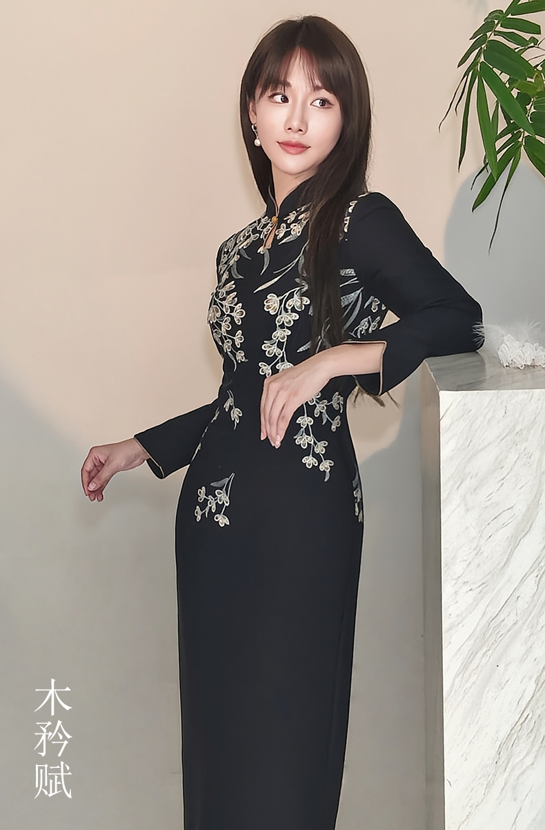 逸红颜明月优选#木棉绣花旗袍「木矜赋」新中式高智感旗袍，重工苏绣绣花，蕴含东方植物的清雅灵性