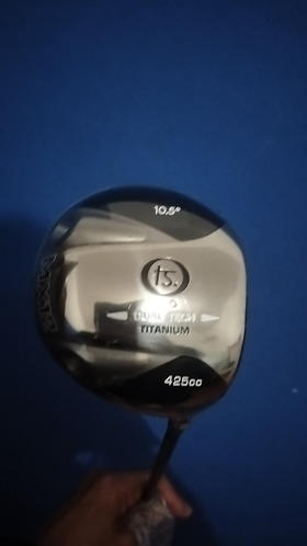 全新正品可小品牌一号木.适合初学者和中高差点练习使用10.5度R的付哦Ｓ的少.下单后备注超低价只要168元