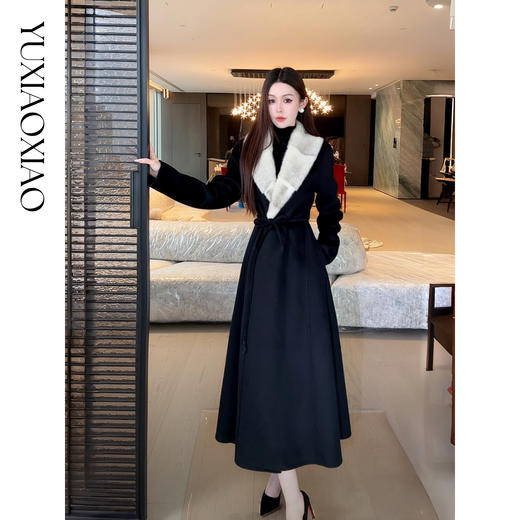余潇潇【黑奢剧场】高级感羊绒澳毛混纺拼接横排水貂毛长款大衣外套 商品图3