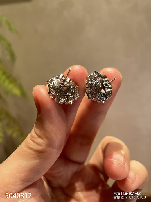 玻璃种艳绿蛋面耳钉【5040812】具体价格微信咨询 商品图7