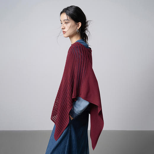 【林栖设计小店】假日云游|肌理感酒红色披肩优雅静奢2026早春新款围巾女G2961318 商品图2