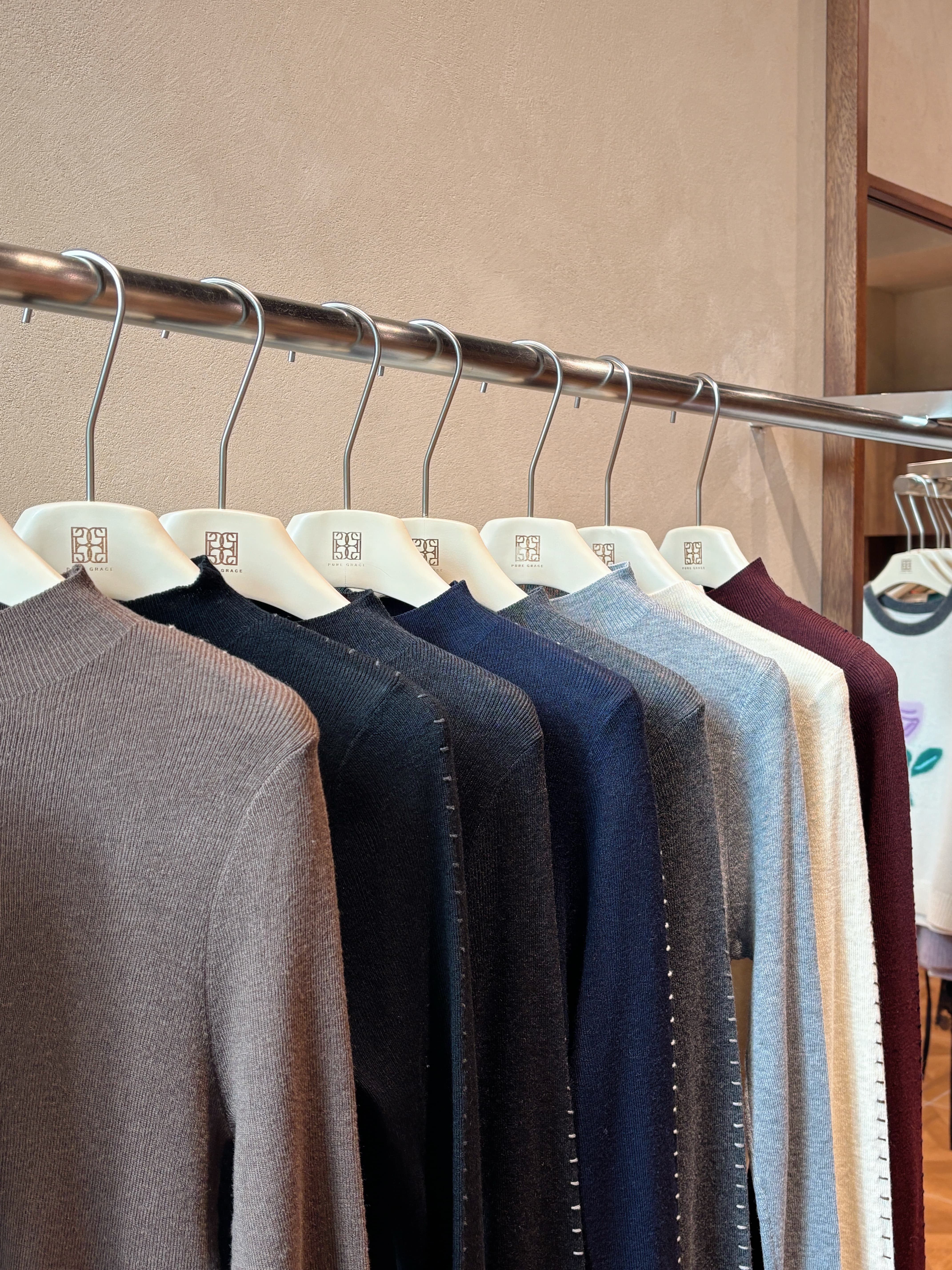 PIANAI冷小姐# 肩部嵌花羊毛半高领打底毛衣