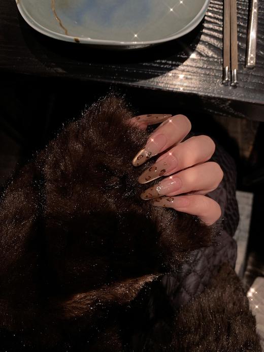 Read Nameless /高级棕色环保皮草 2025/12/15 商品图1