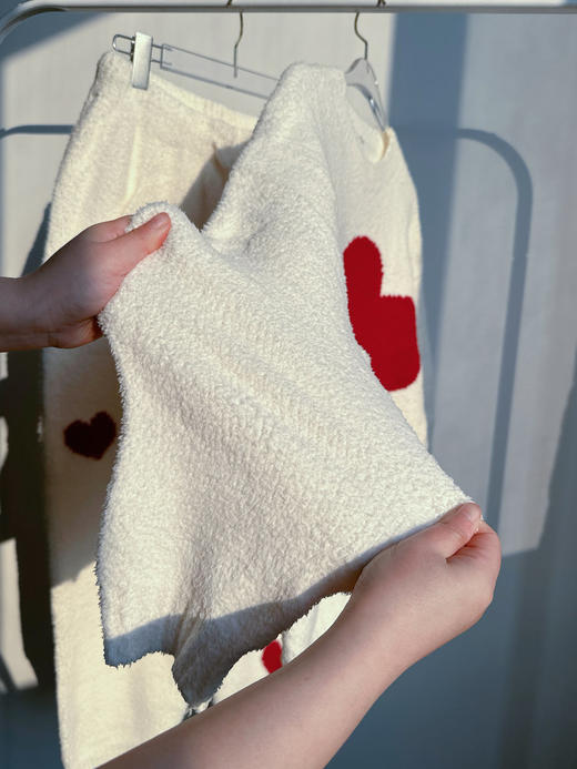 【红豆同款爱心软糯白半边绒家居服睡衣套装】软绵绵半边绒 云感般柔软，细腻手感软乎乎，撸猫级触感体验，由里到外的暖带你进入舒适圈 好看又好穿 可外穿设计🔥居家幸福感一整个拉满  1217 商品图8