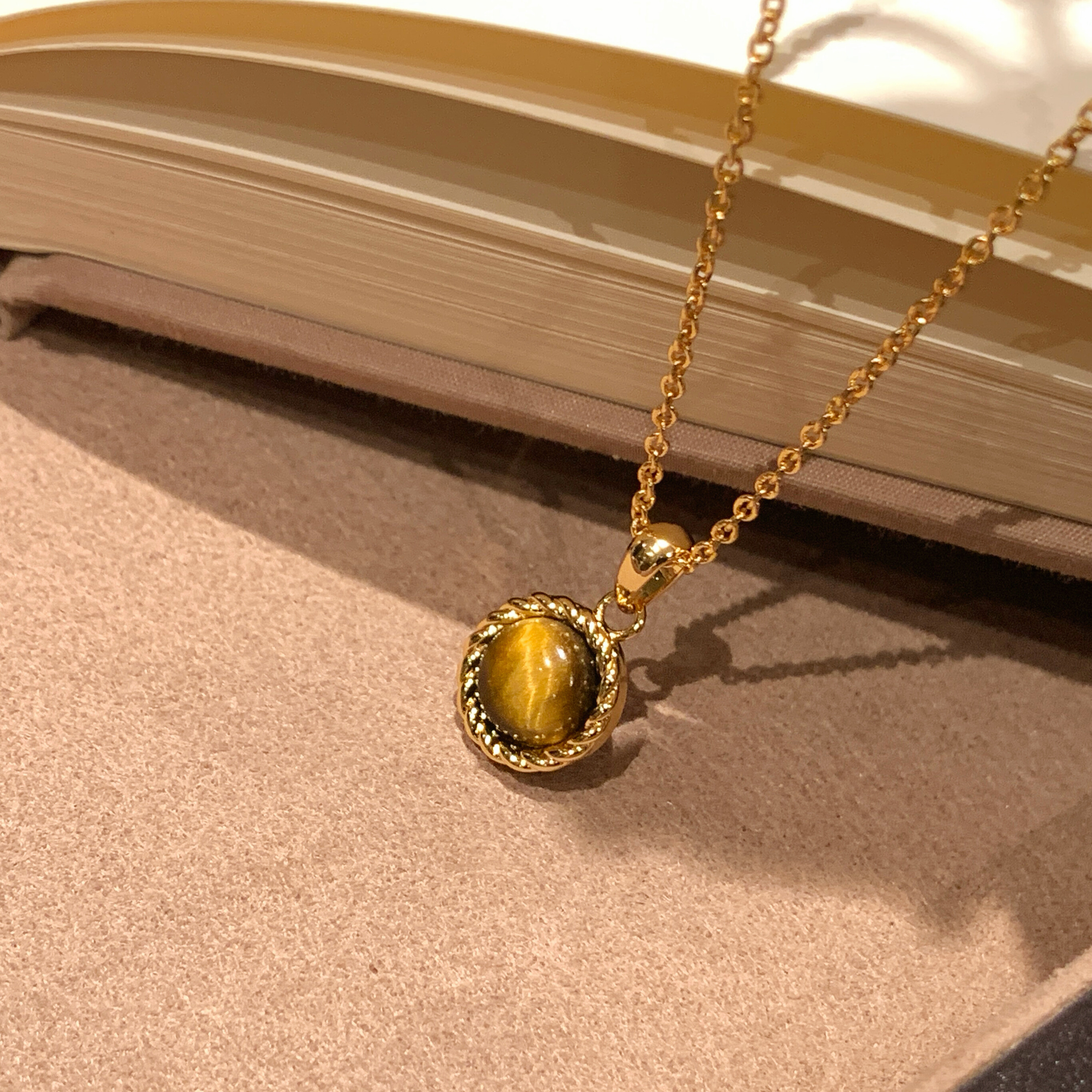 【微信专享款】ARSIS｜秘密花园系列 虎眼纳财麻花吊坠项链