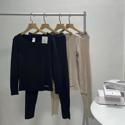 【 CK秋冬男女保暖内衣套装】✅抗静电抗起球，透气舒适 ，里层拉毛工艺，穿着更软糯，双层小高腰设计   ✅设计上采用无痕、简约风格，袖口/裤脚无缝贴合，抬手弯腰不露肤-DYD 商品图4