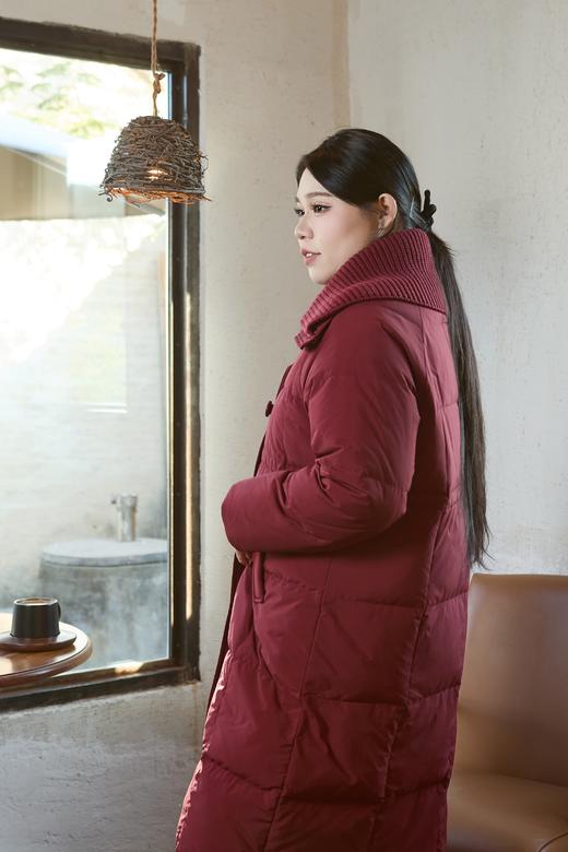 一周发货【新年氛围 🍎鸿运羽绒服】针织拼接大翻领羽绒服，气质通勤款式，经典绗缝锁绒，长度适应不同身材，提气且不压身高，翻领修饰脖颈曲线更保暖！50白鸭绒填充 商品图13