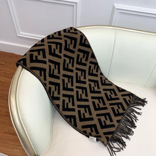 芬迪 字母围巾 100%羊绒（DSX） 商品图8