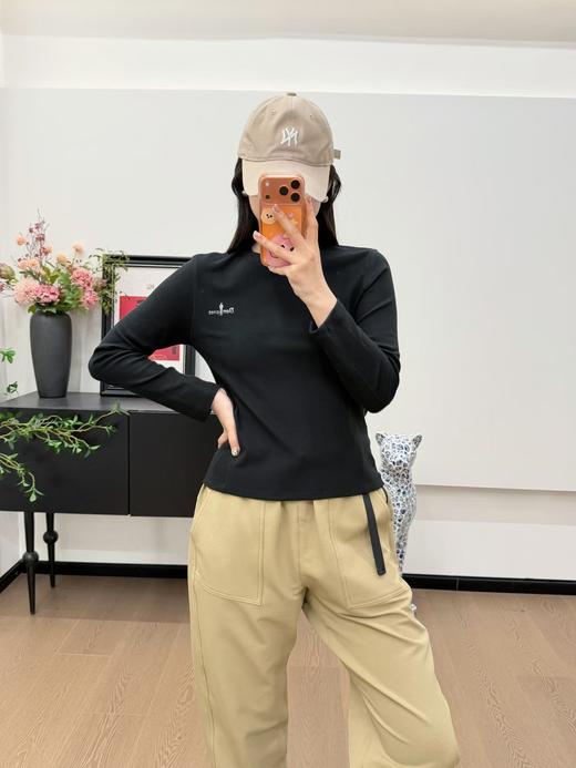 点此购买 比音勒芬秋冬季女士圆领运动长袖T恤 ss 337810 商品图9