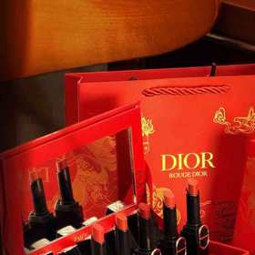  百元入！迪奥马 年限定 口红礼盒，5个热门色，上唇绝美~