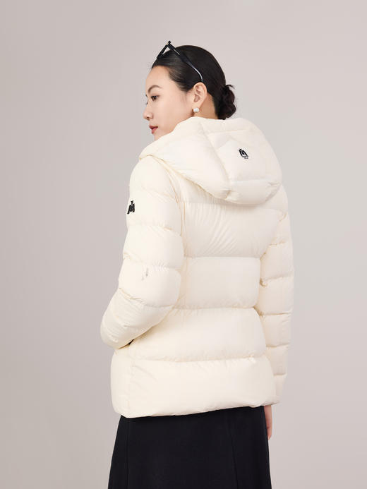 3楼啦娜菲2025冬款上新，云溪白X型羽绒服，吊牌价4998元，折后4498元 商品图3