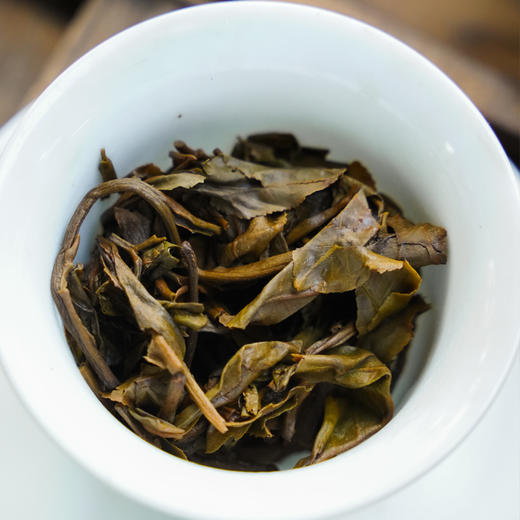 【压轴高货】【印尼华裔总会定制】出口茶；【易武野放古树青饼】8年老茶；2017年头春古树纯料！一线名厂生产，357g/饼；7饼/提；捡漏分享！只赚口碑！ 商品图4