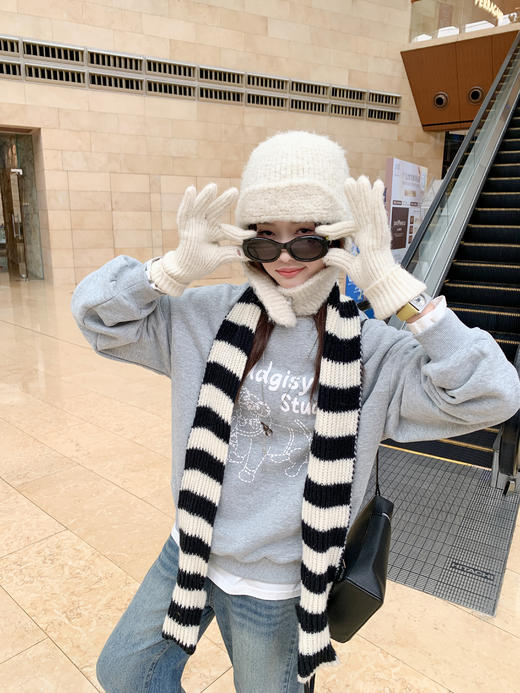 <曾小咸推荐>现货秒杀 ！微信超特价！印花圆领加绒卫衣 日常179.99 立减80 秒杀99.99！！ 商品图6