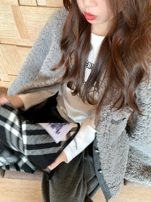 <曾小咸推荐>现货秒杀！微信超特价！韩系毛绒羊羔毛外套 日常429.99/件 立减180 秒杀249.99/件！！深灰西装裤秒杀89.99！ 打底衫 秒杀59.99 商品图2